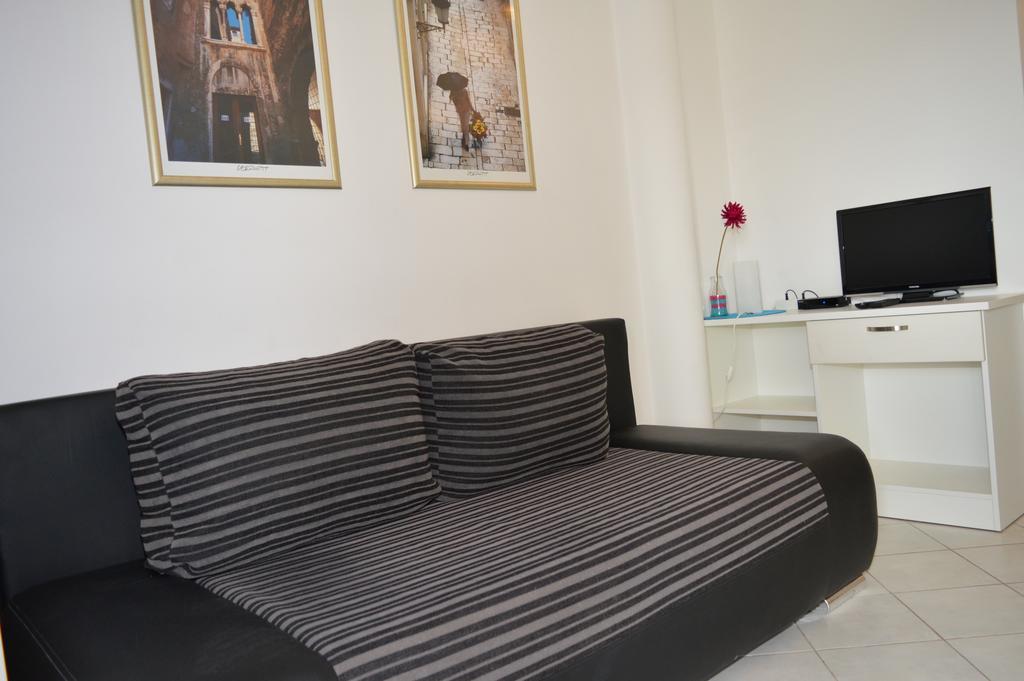 Permarinus Apartments Podstrana Rom bilde